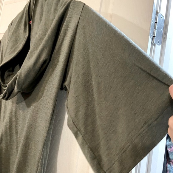 Spandex Body Forming Dress, Wide Sleeve, Loose Bell, Kimono Sleeve, Cowl, Size 6 - Picture 5 of 9